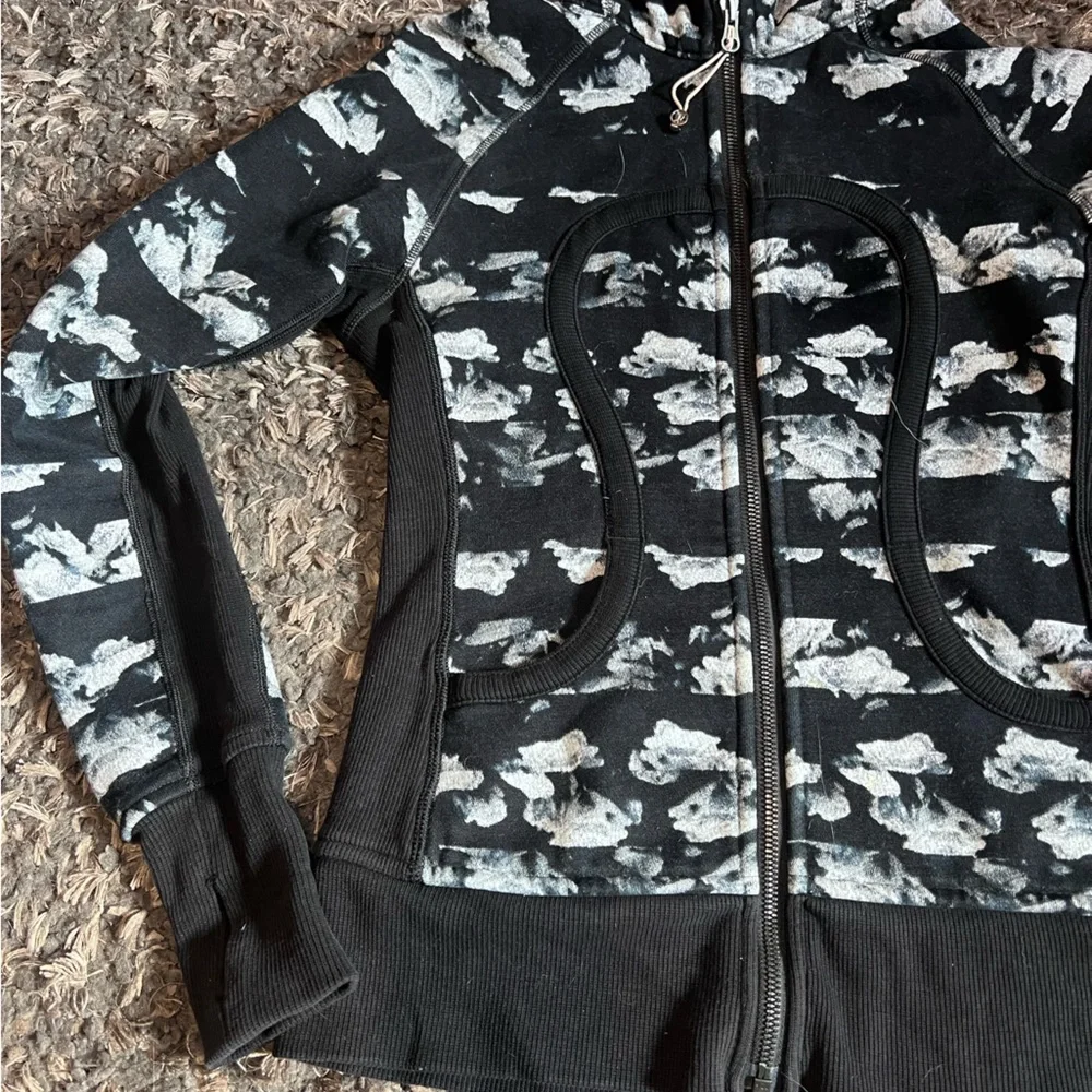 LULULEMON Scuba Full Zip - Picture 6 of 9